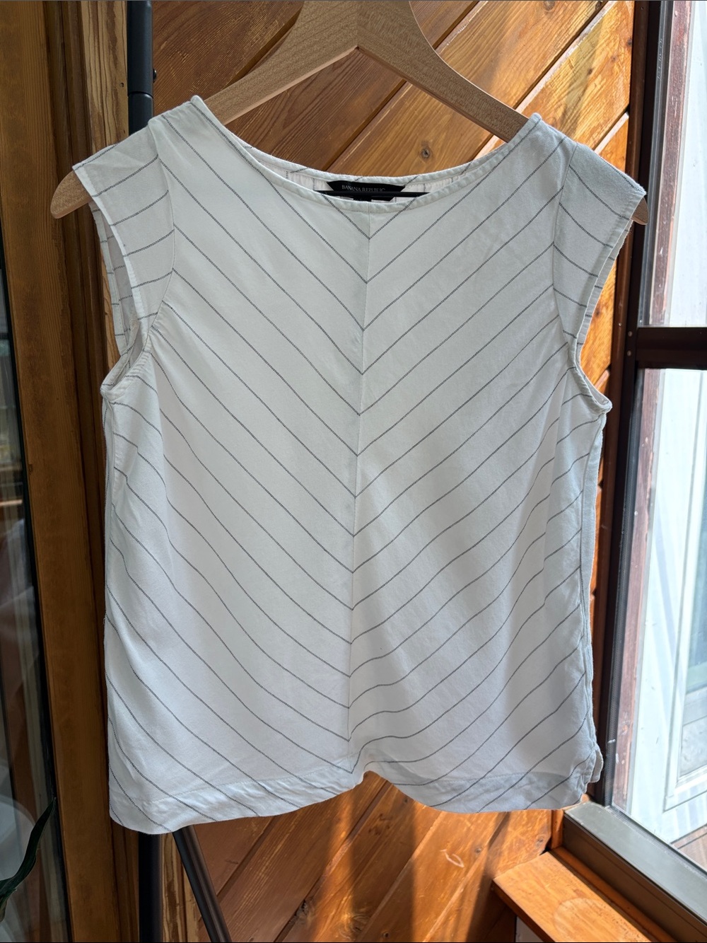 Banana Republic White Sleeveless V-Stripes Tank